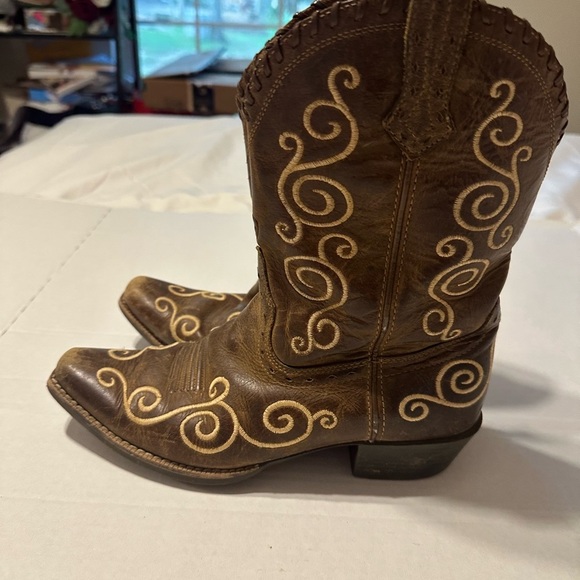 Ariat Brown and Cream Ankle Booties with Elegant Swirl Design - Picture 6 of 7